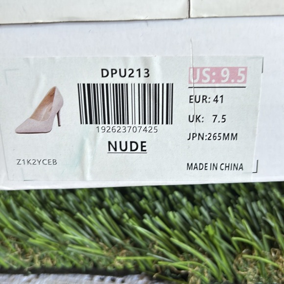 ❤️DREAMS PARIS Elegant zapatillas nude size #9.5 ❤️ - Picture 15 of 15